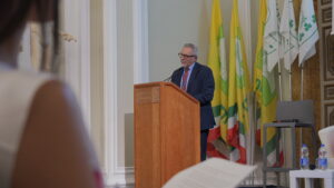 P1067911