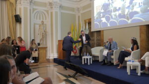 P1068097