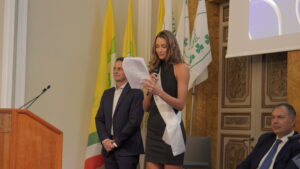 P1068137